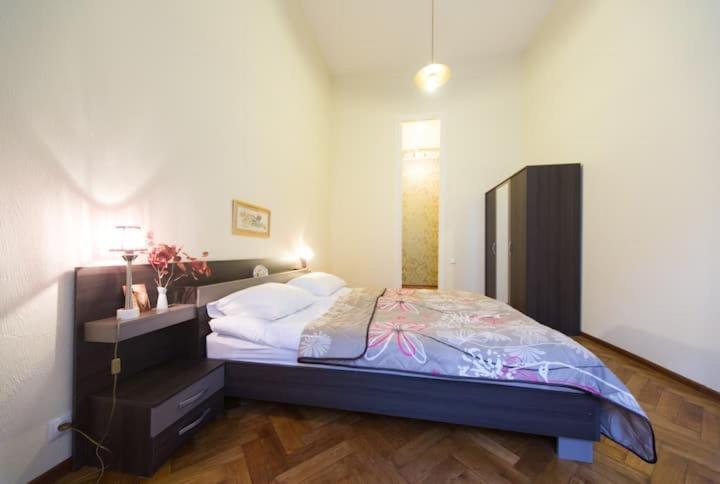 Apartment On Tabidze 3/5 Tbiliszi Kültér fotó