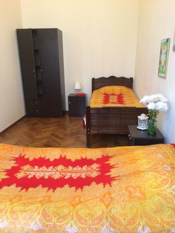 Apartment On Tabidze 3/5 Tbiliszi Szoba fotó